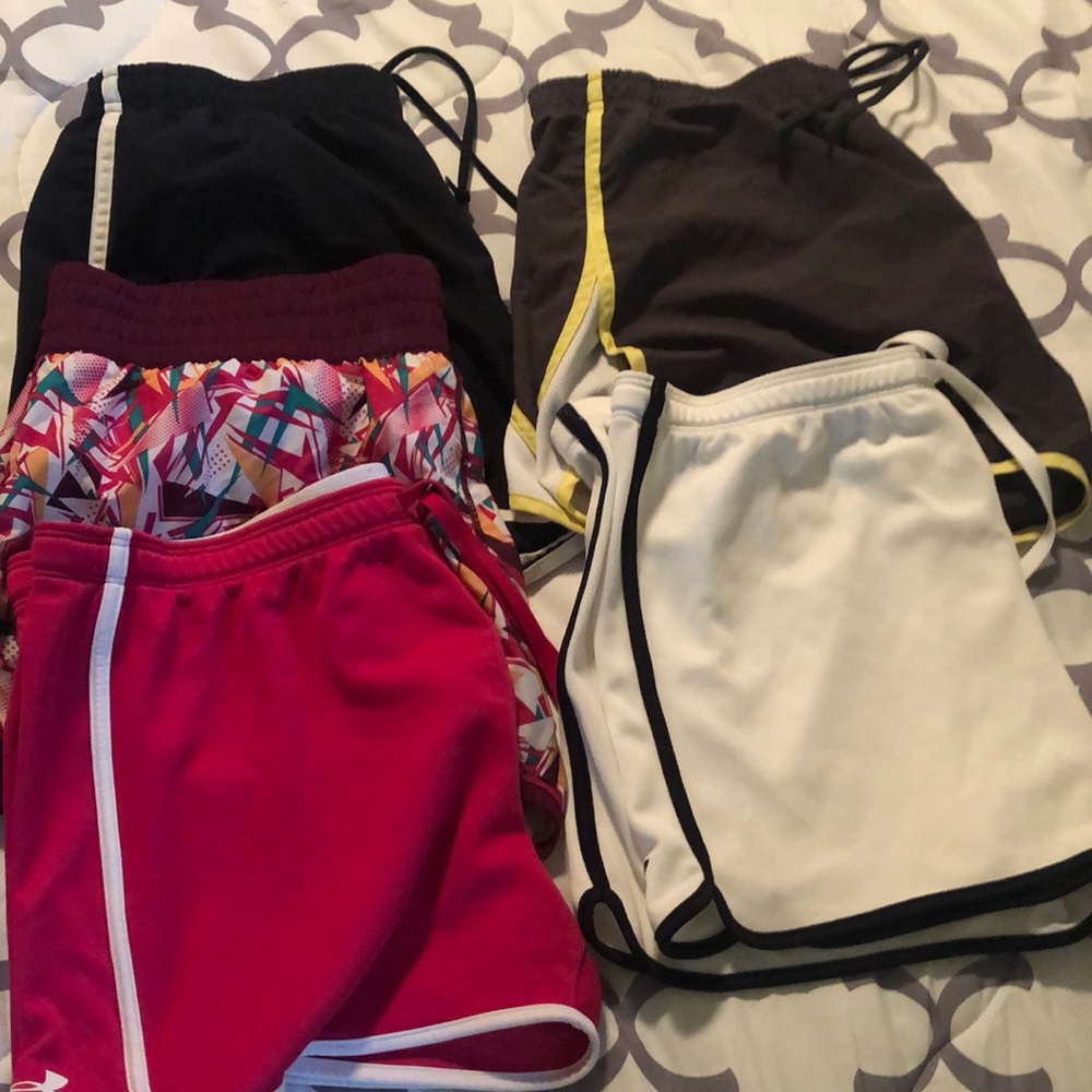 Set of 5 Women’s Under Armour Shorts- XL